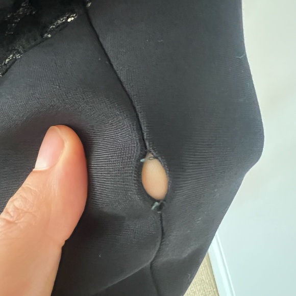 Dress made by designer MARC BOUWER HYBRID - Picture 13 of 17